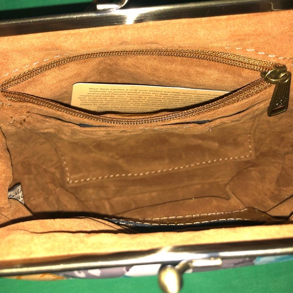 Authentic NWT Gorgeous One Of A Kind Patricia Nash Savena First Bloom Wristlet - Picture 8 of 14